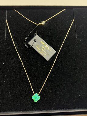 Solid 14k Gold Green Opal cloverleaf Pendant Necklace 16"